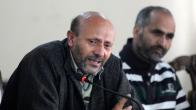 Er Rashid calls for keeping govt formation on hold to press for statehood restoration